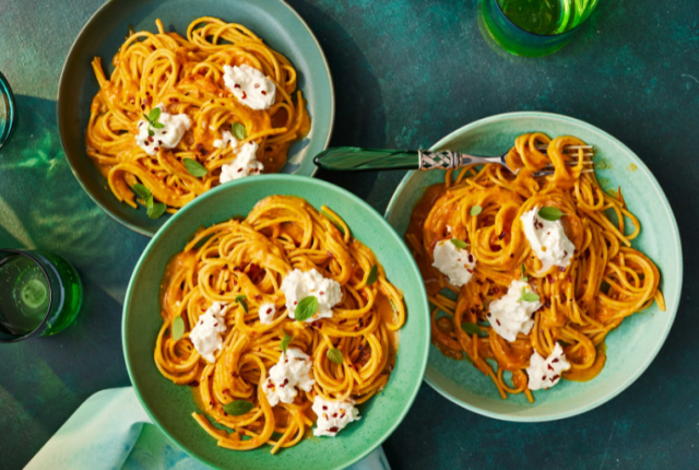 ricetta-pasta-pomodoro-burrata