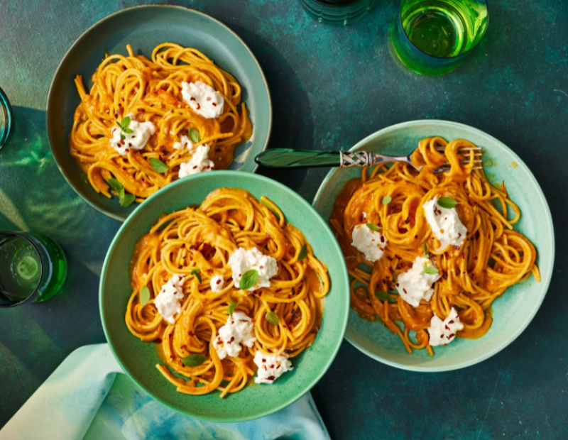 ricetta-pasta-pomodoro-burrata