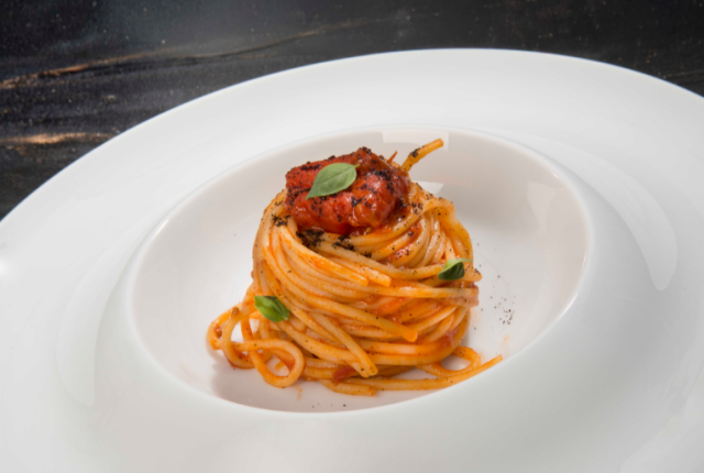 spaghettoni-al-pomodoro-e-caffe