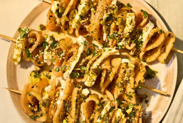 spiedini-di-melone-cantalupo-con-mozzarella