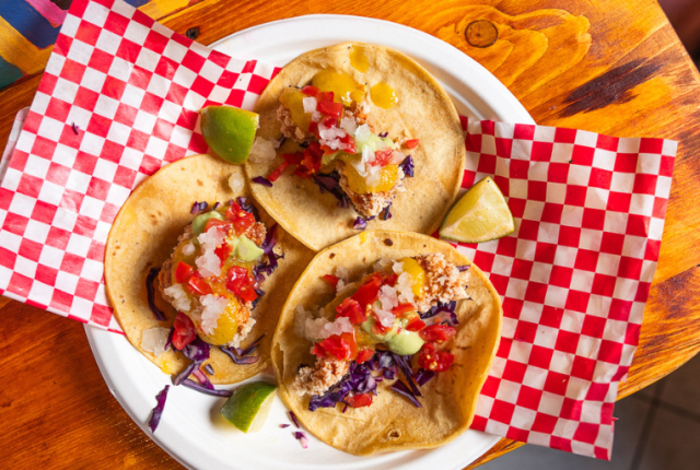 tacos-de-camarones-in-stile-baja-california-di-gorditas