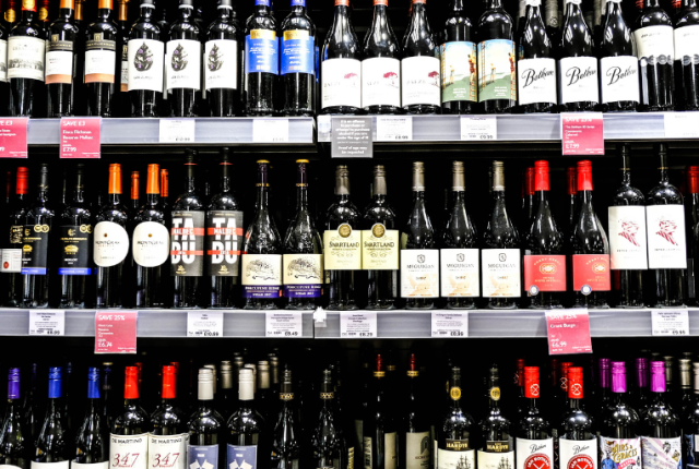 vino-costa-troppo-poco-oms-dazi-accise